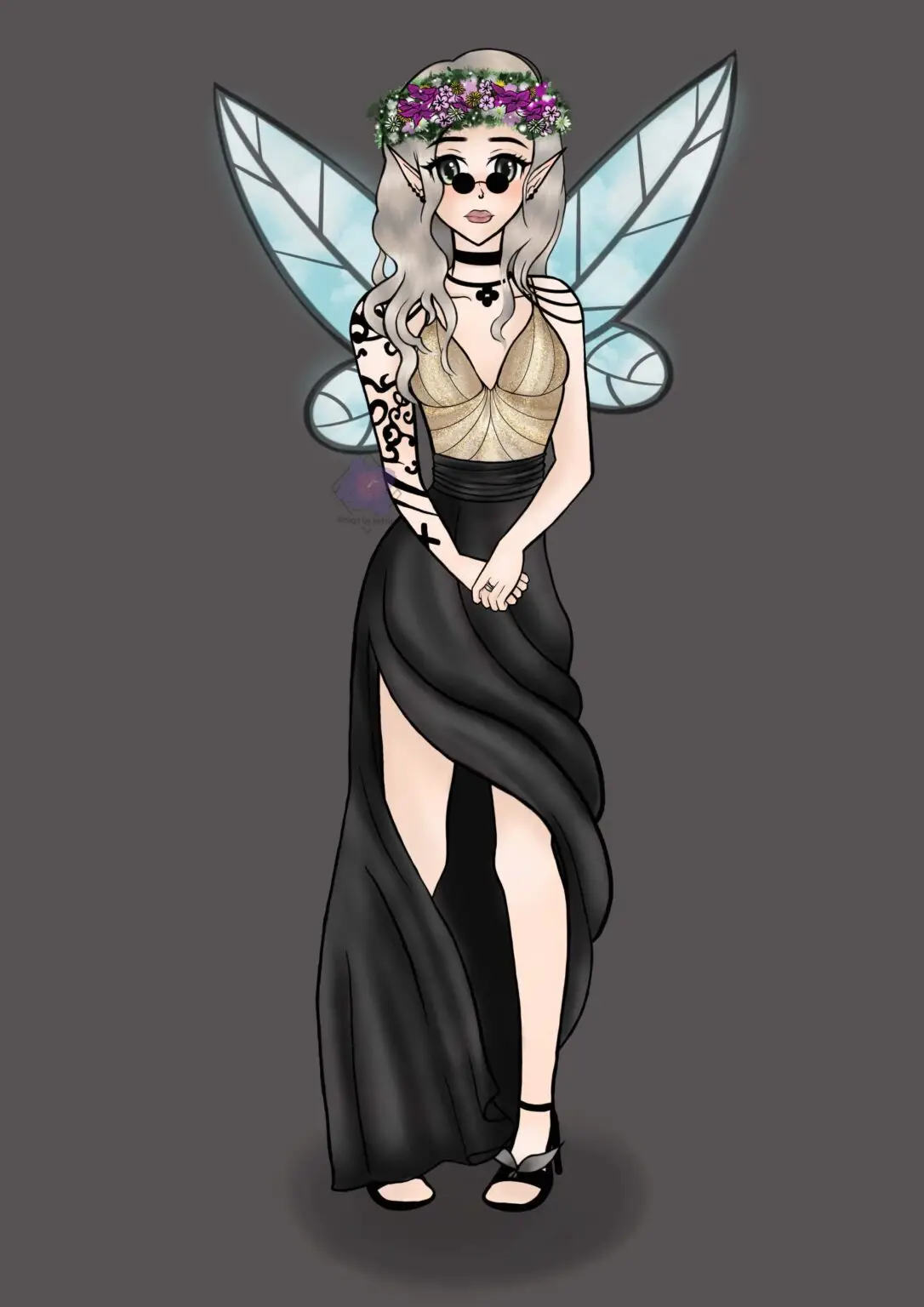 Illustration af en fe med vinger og blomsterkrans